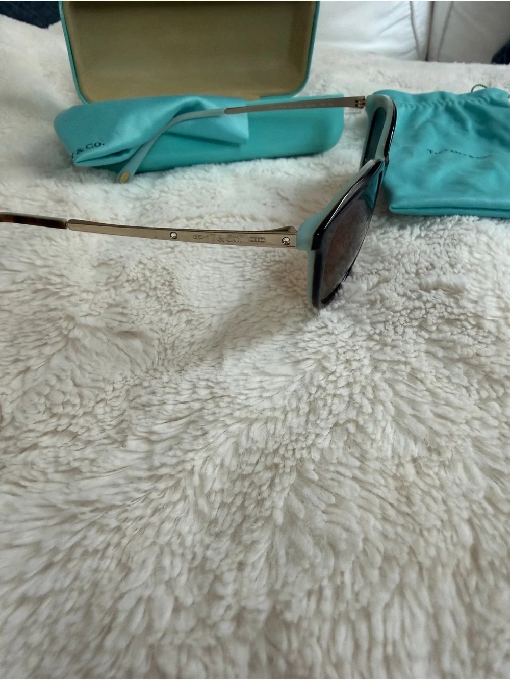 Tiffany & Co. Tortoiseshell Cat-Eye Sunglasses with Tiffany Blue Accessories